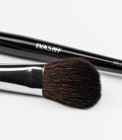 Brocha de maquillaje profesional Monica